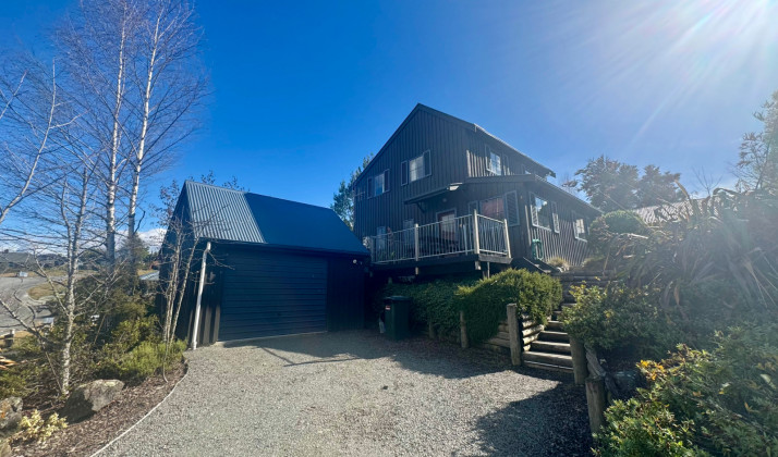 30 St James Avenue