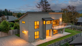 9 Mt Charon Place