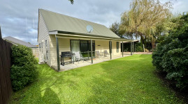 15b Caverhill Close