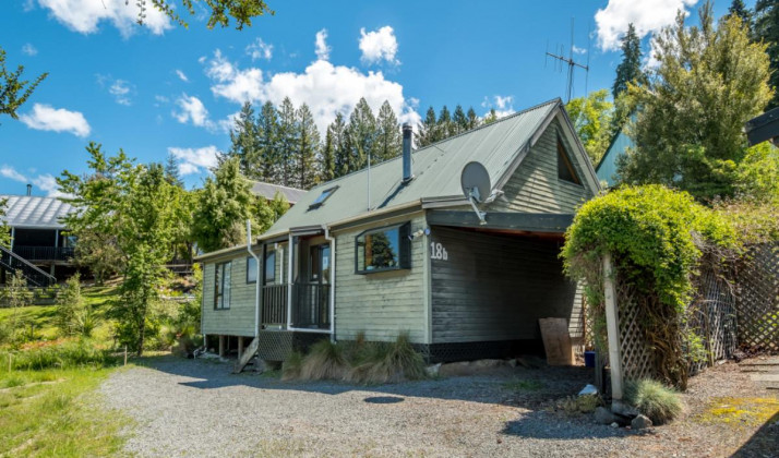 18b Alpine Avenue