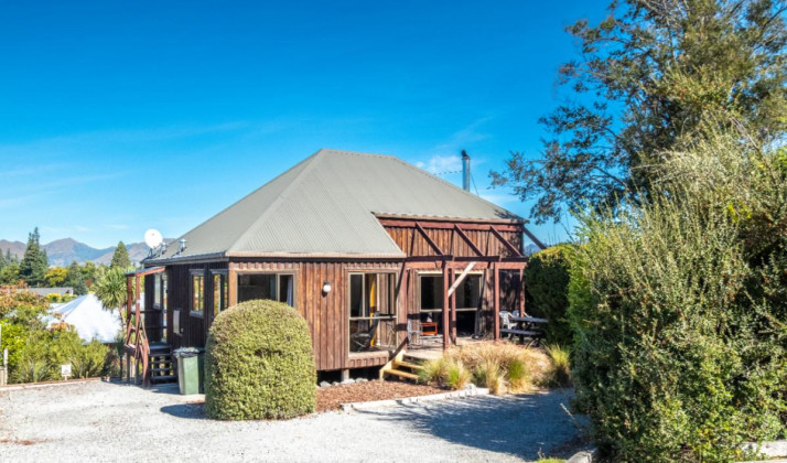 7b Denby Place