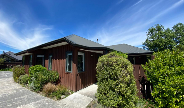 3 Mt Isobel Place