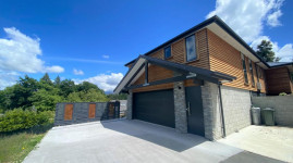 3/7 Oakview Close